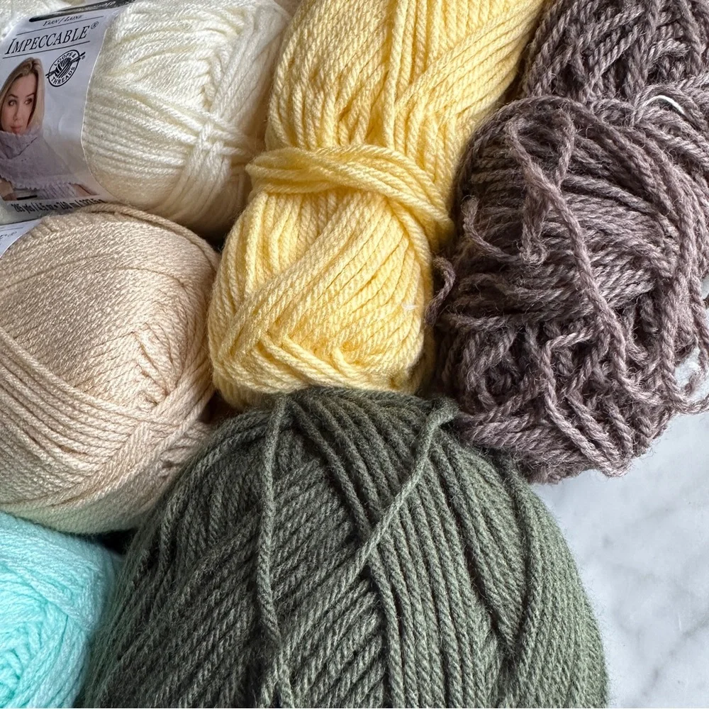 Vintage Yarn Lot 1.4 KG Destash Bundle of Mix of Colours and Weights - Picture 6 of 8